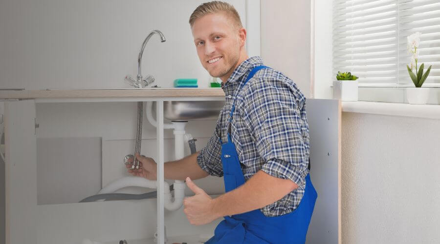 Expert burst pipe repair services in Pittsburg, MO